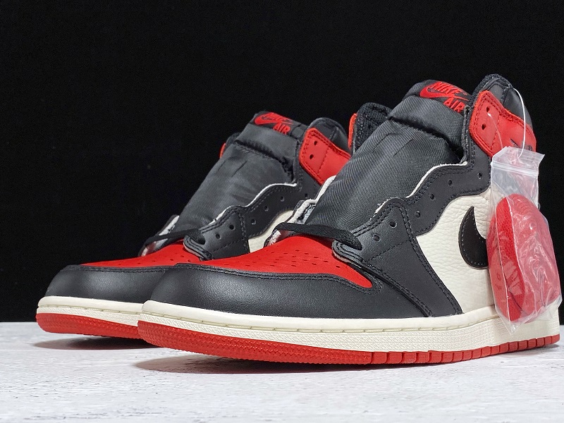 Air Jordan 1 Bred Toe